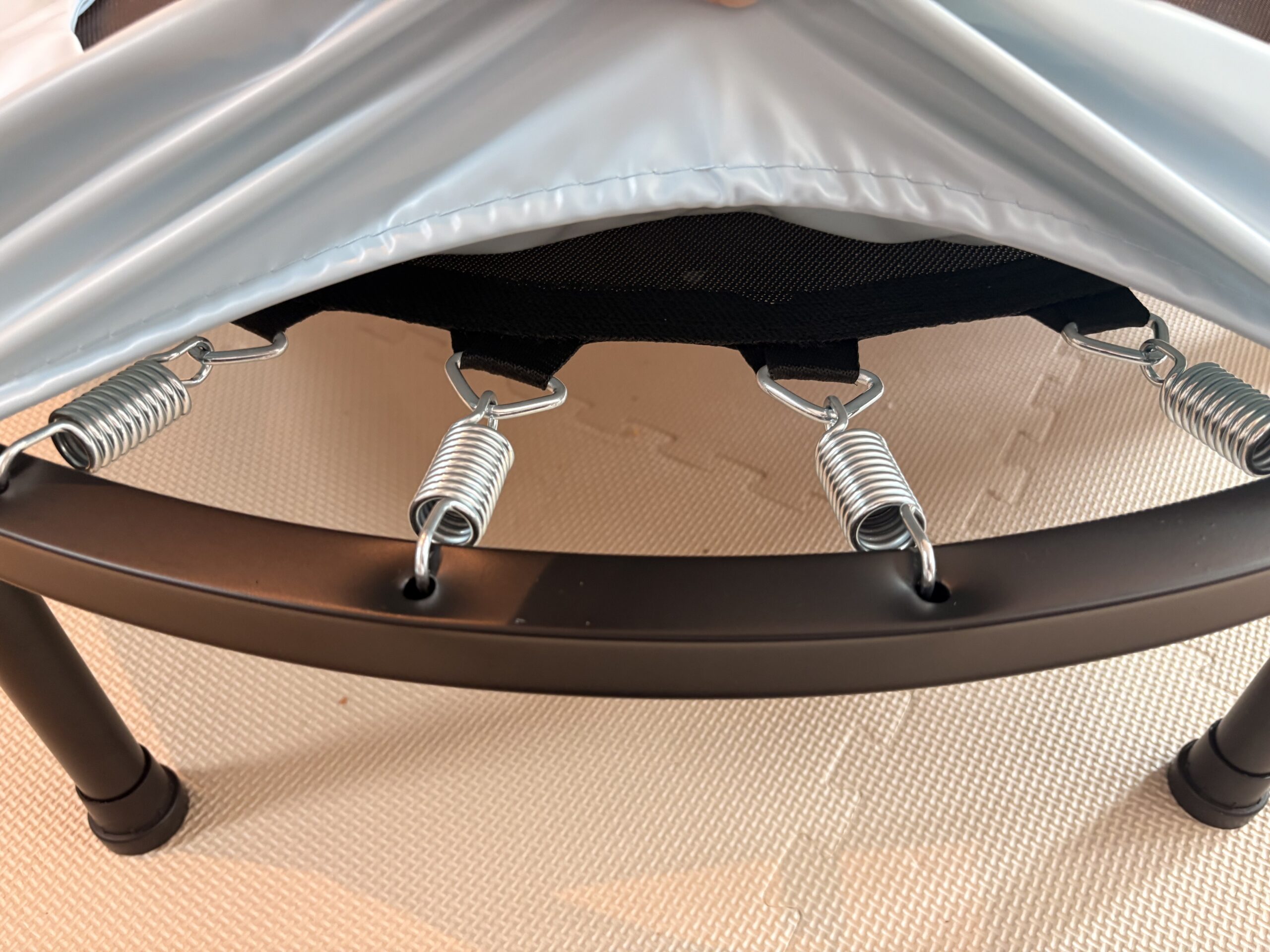 nattork トランポリンのバネ構造